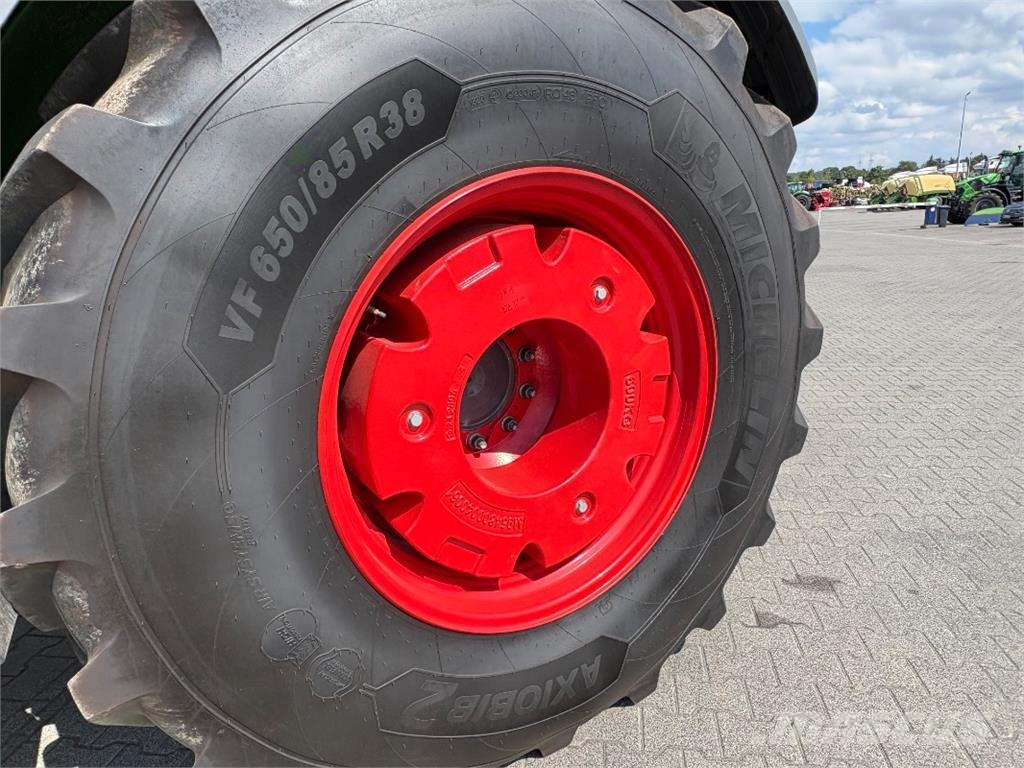 Fendt 728 Vario Profi Plus Gen 7 Traktory