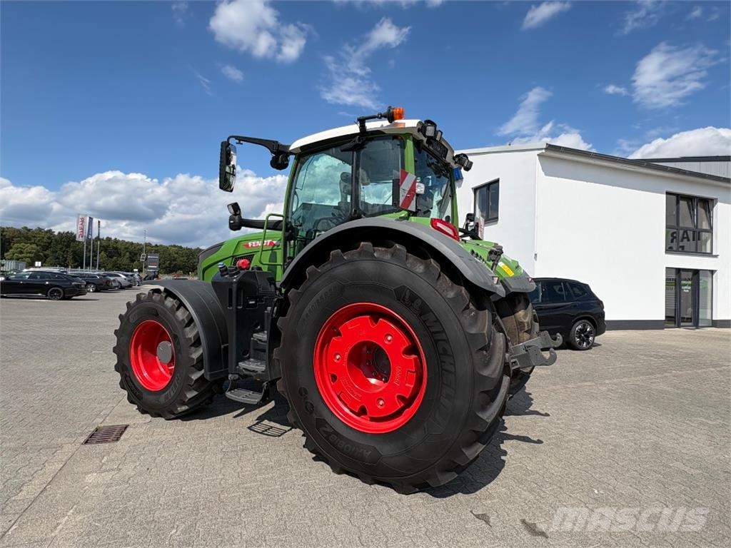 Fendt 728 Vario Profi Plus Gen 7 Traktory