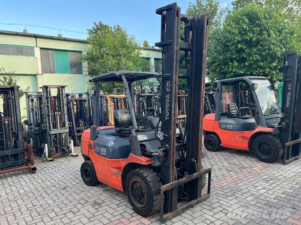 Toyota 5 FDF25 /02/ V-2251 OB Camiones diesel