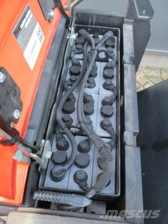 Toyota SWE120XR Lavansiirtotrukit