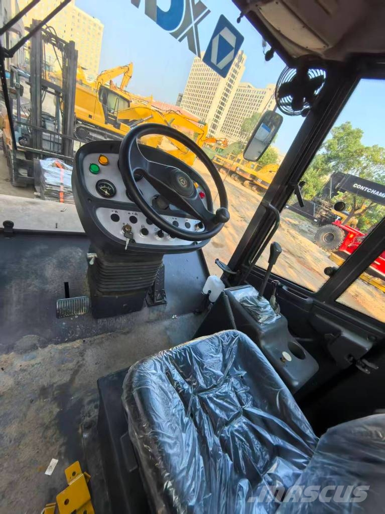 XCMG XS143J مداحل أحادية الأسطوانة