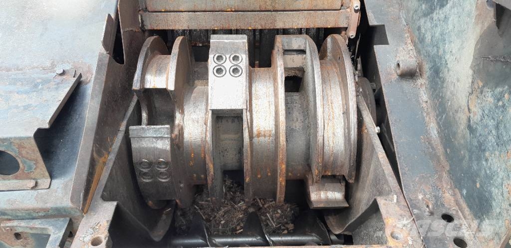 Kesla 645 chipper unit Trituradoras de madera