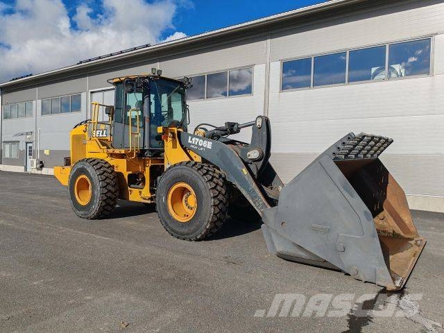 Bell / John deere L 1706 E Cargadoras sobre ruedas