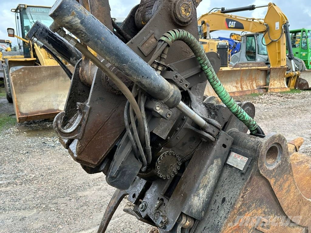 Komatsu PC 210 LC-8+Rototilt Bageri guseničari