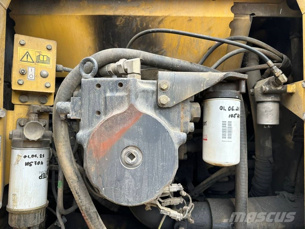 Komatsu PC 210 LC-8+Rototilt Bageri guseničari