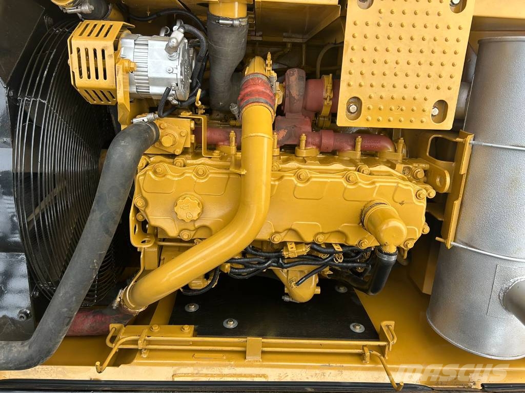 CAT 325 D2L Bagri goseničarji