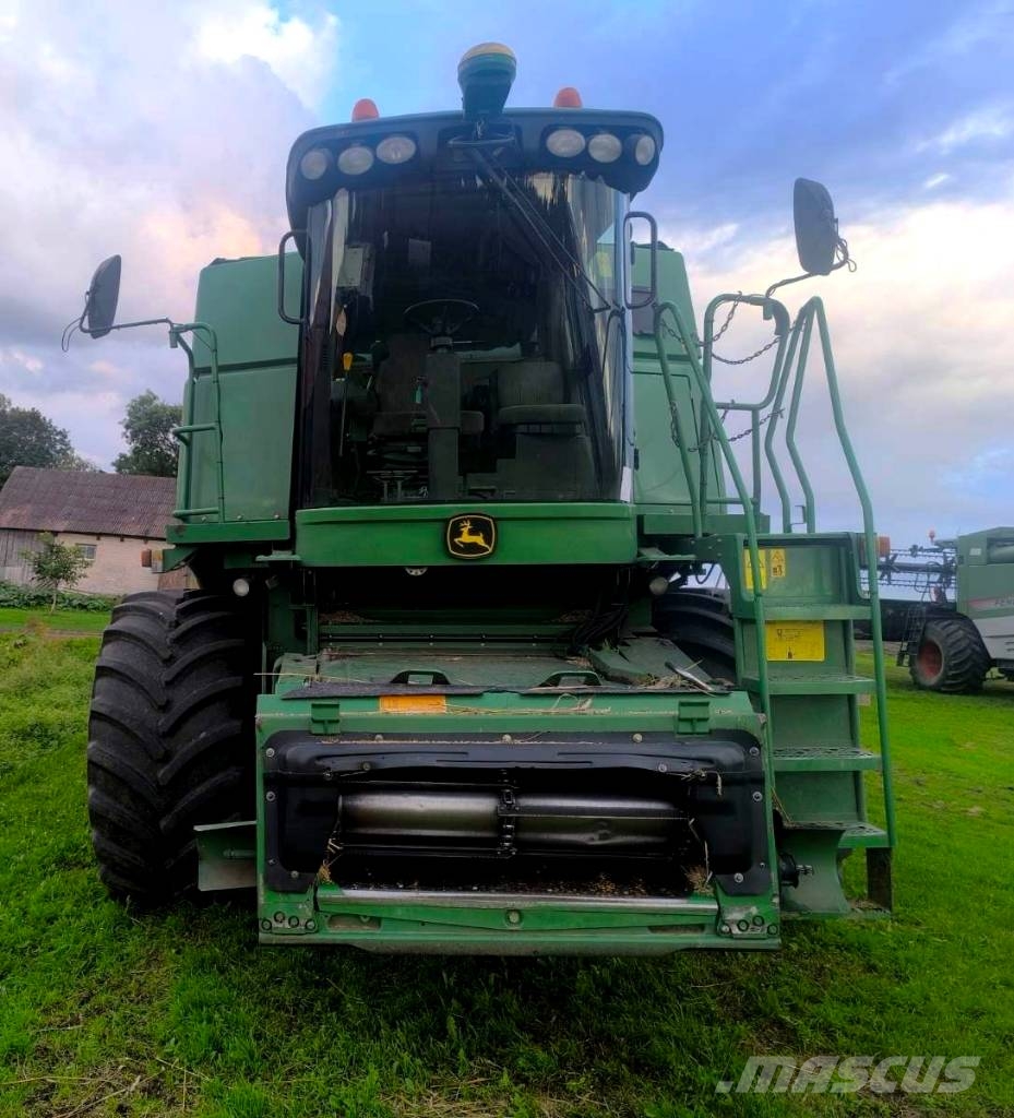 John Deere 9880 i STS Combine harvesters