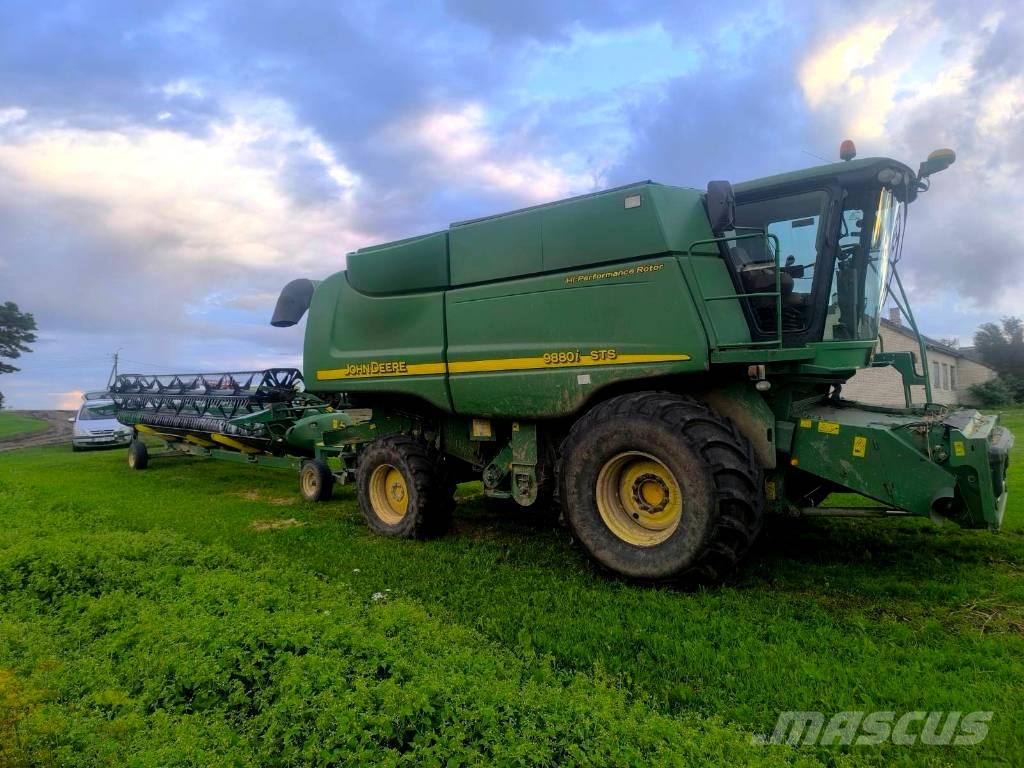 John Deere 9880 i STS Combine harvesters