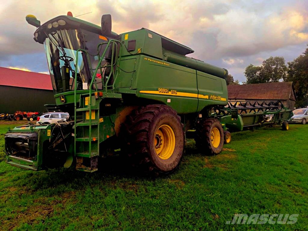 John Deere 9880 i STS Combine harvesters