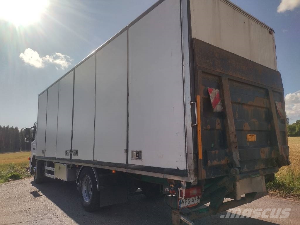 Volvo FM9 4x2 8,40m pitkä kylkiaukeava kori Camiones caja cerrada