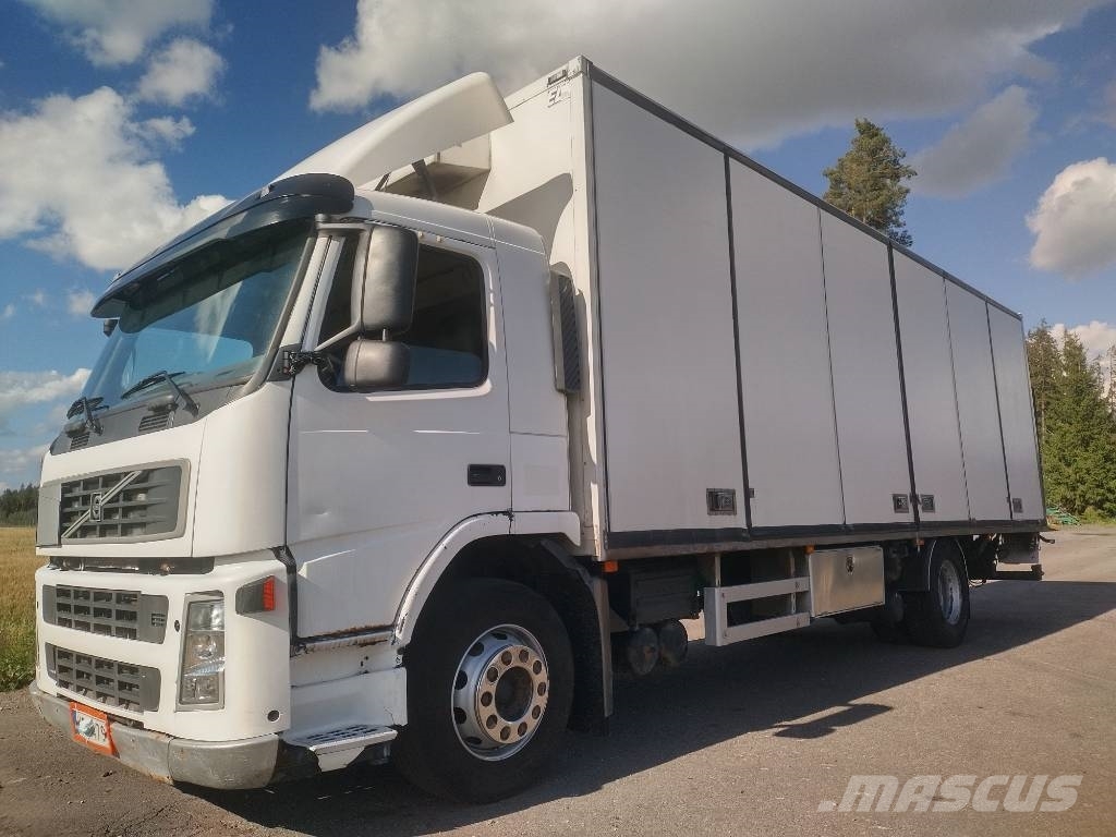 Volvo FM9 4x2 8,40m pitkä kylkiaukeava kori Camiones caja cerrada