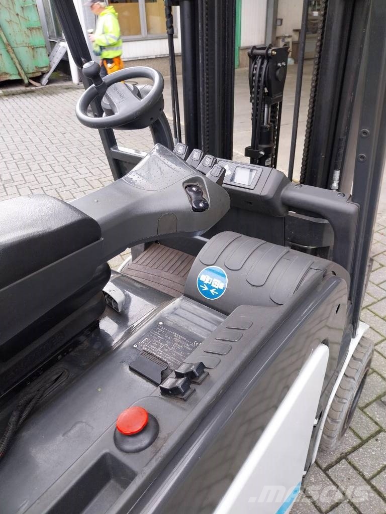UniCarriers A2N1L18Q Electric forklifts