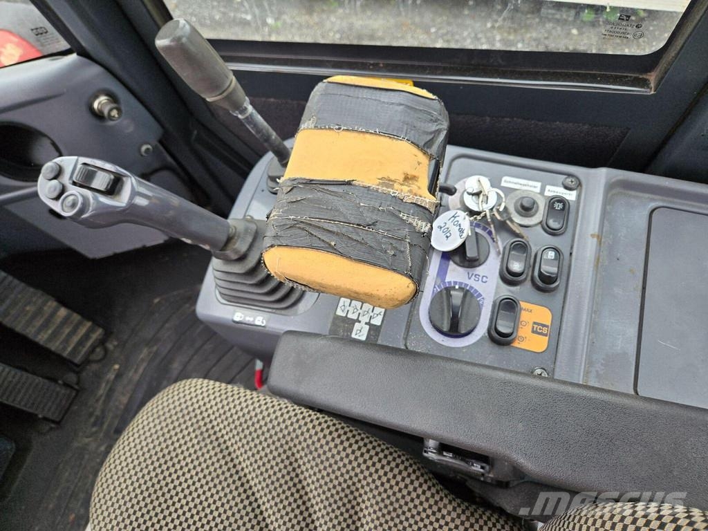 Komatsu WA200PZ-6 Колесни товарачи