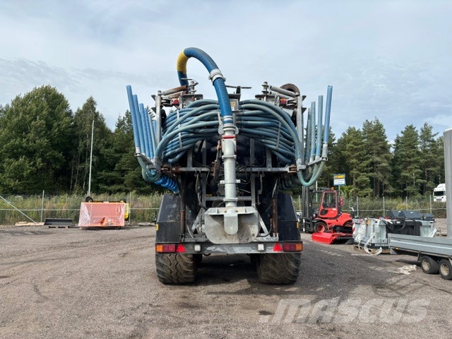 Hill 18 Drijfmesttanks