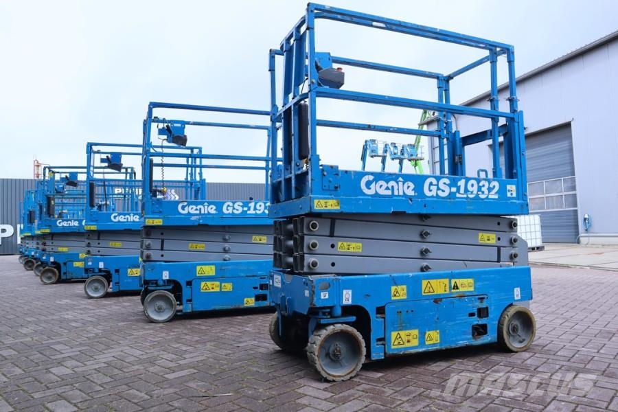 Genie GS1932 Electric, Working Height 7.8 m, 227kg Capac Scissor lifts