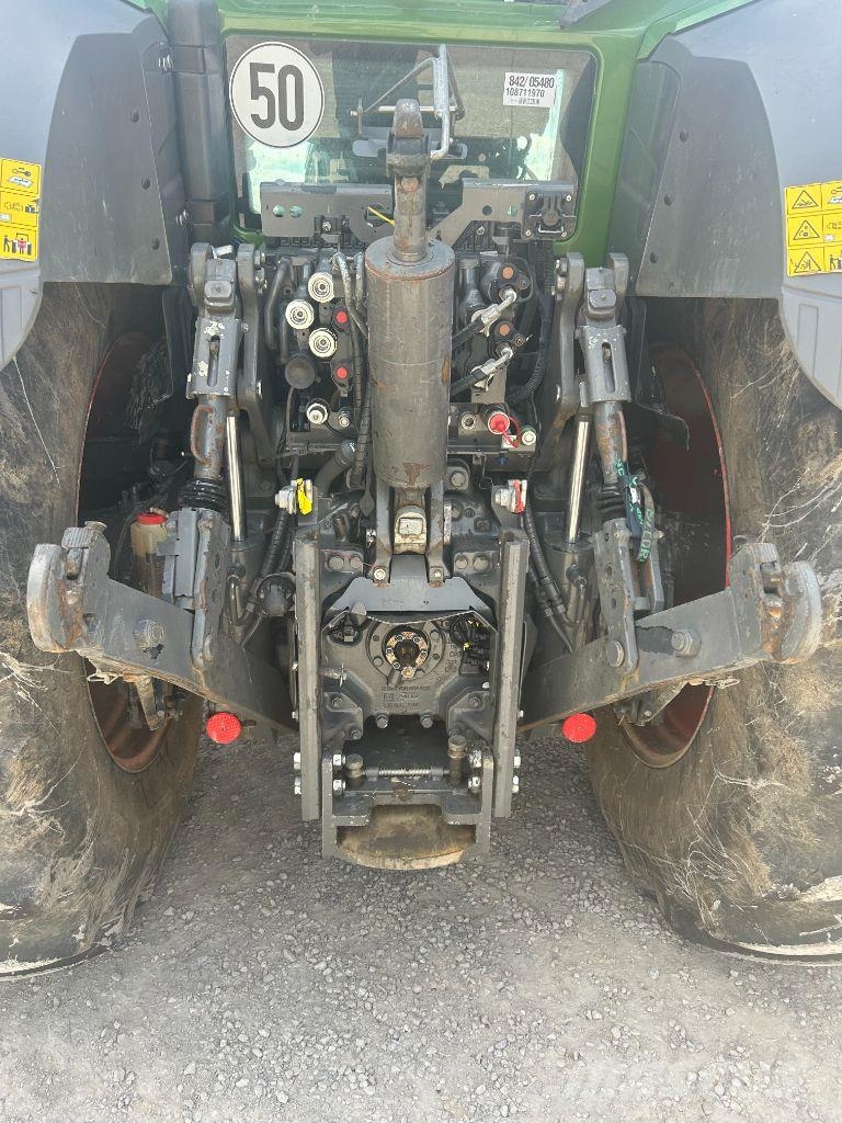 Fendt 828 S4 PROFI + Трактори