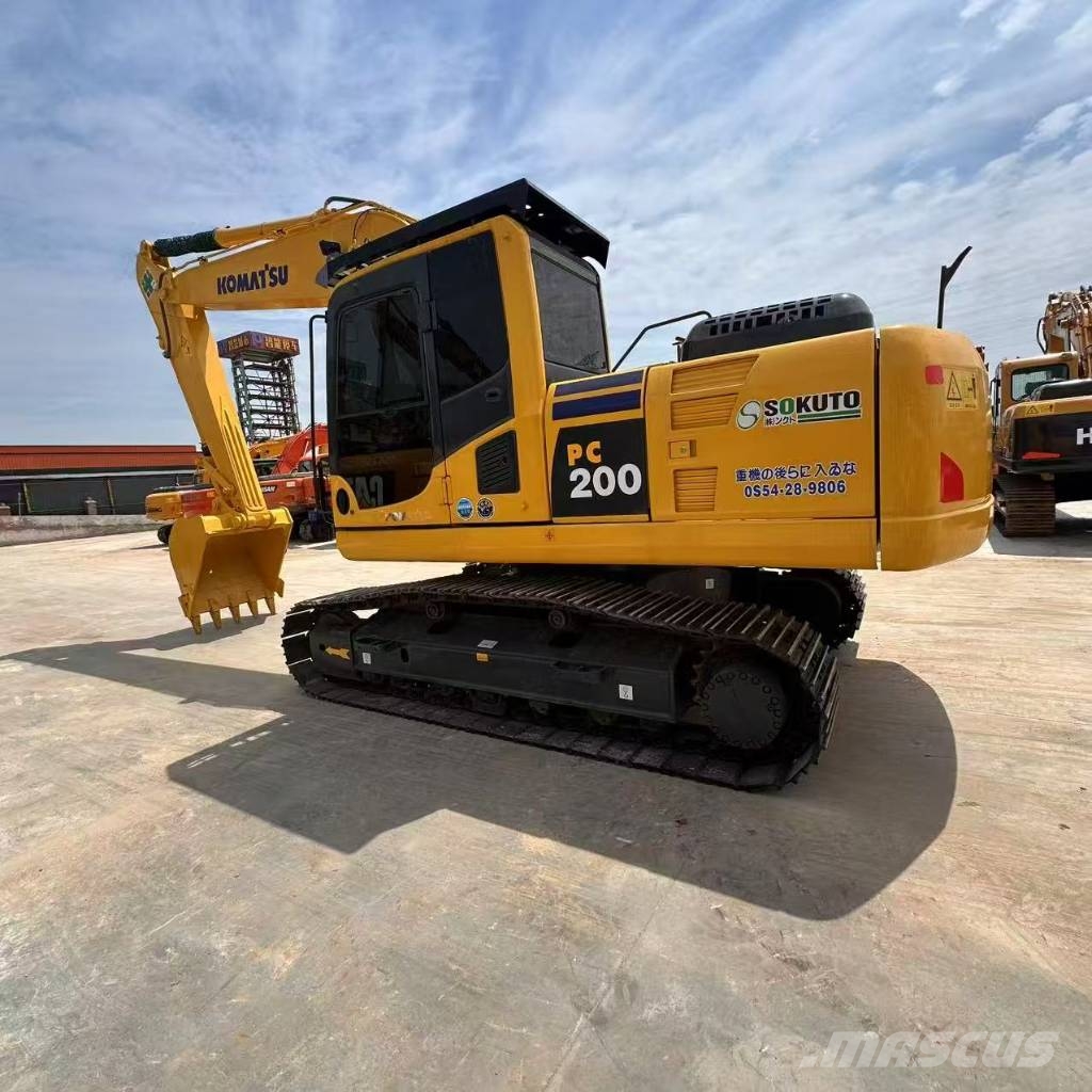 Komatsu PC 200 Гусеничні екскаватори