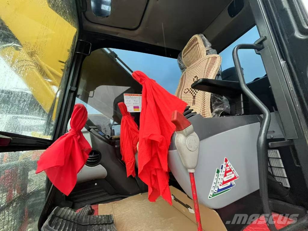 Komatsu PC 200 Гусеничні екскаватори