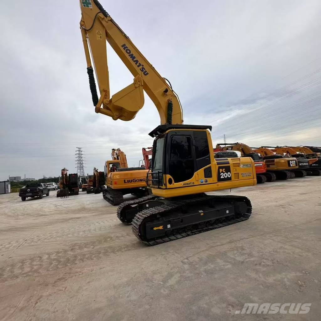 Komatsu PC 200 Гусеничні екскаватори