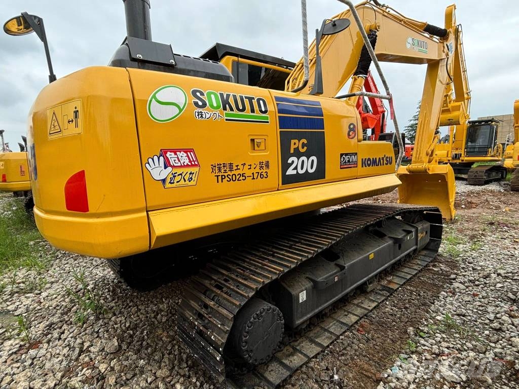 Komatsu PC 200 Гусеничні екскаватори