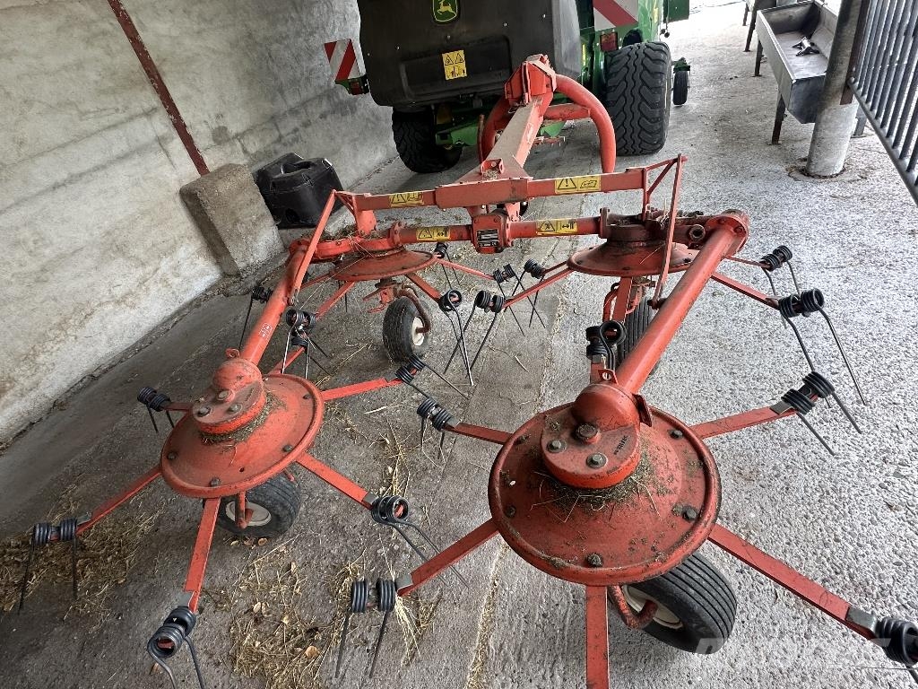 Kuhn GF 5000M Граблі і сінозворушувачі