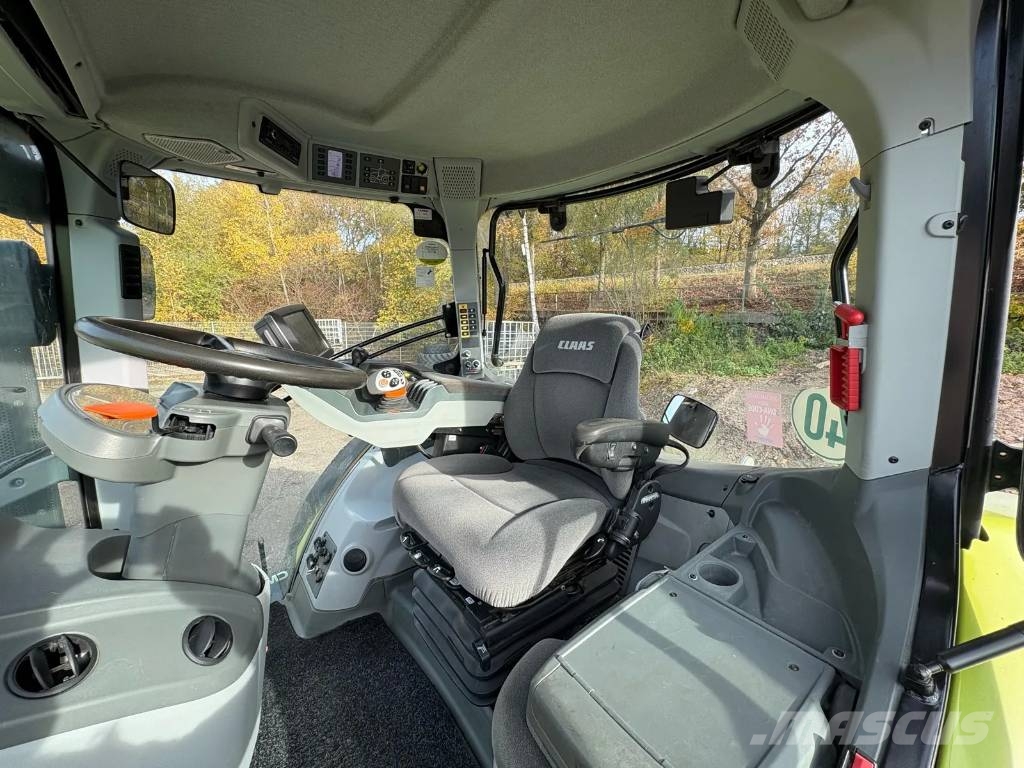 CLAAS Arion 850 CMatic Traktörler