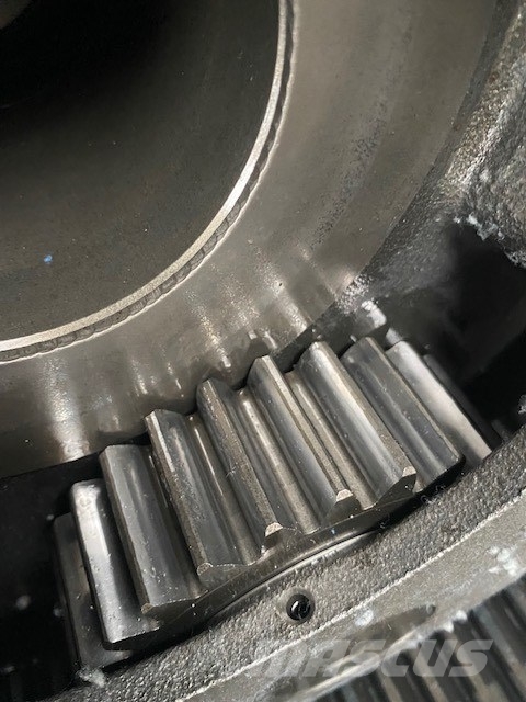 Hitachi HMGF-84AA EX400LC Final drive 传动装置