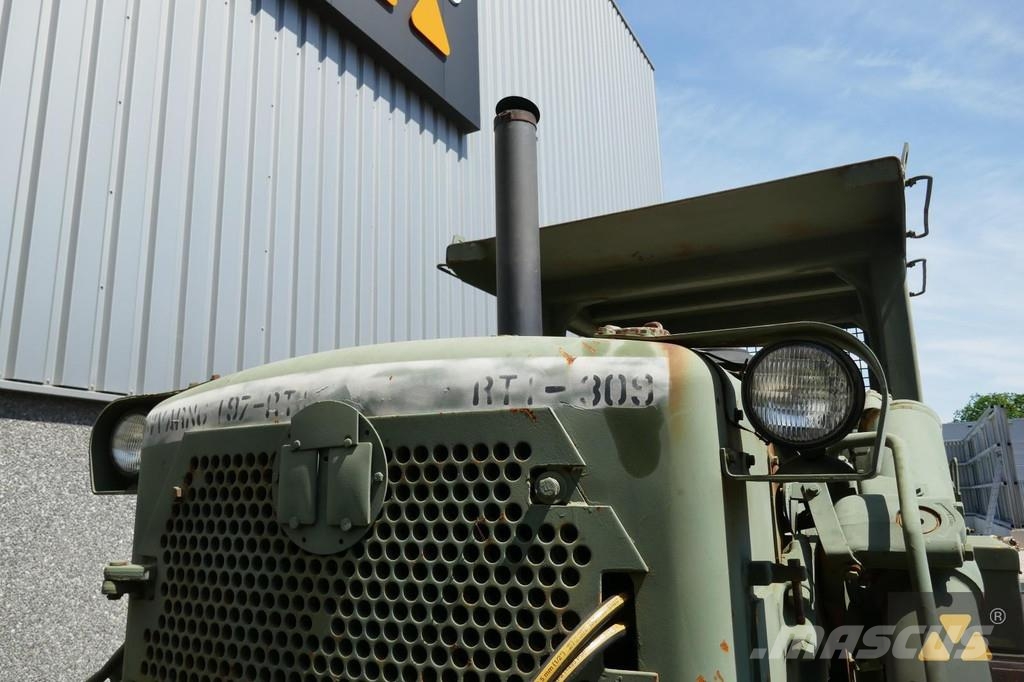 CAT D7F Ex-army 크롤러 도저