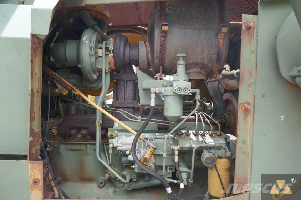 CAT D7F Ex-army 크롤러 도저