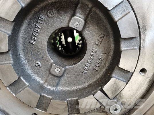 John Deere 6155 R WOM rear R545140 Getriebe