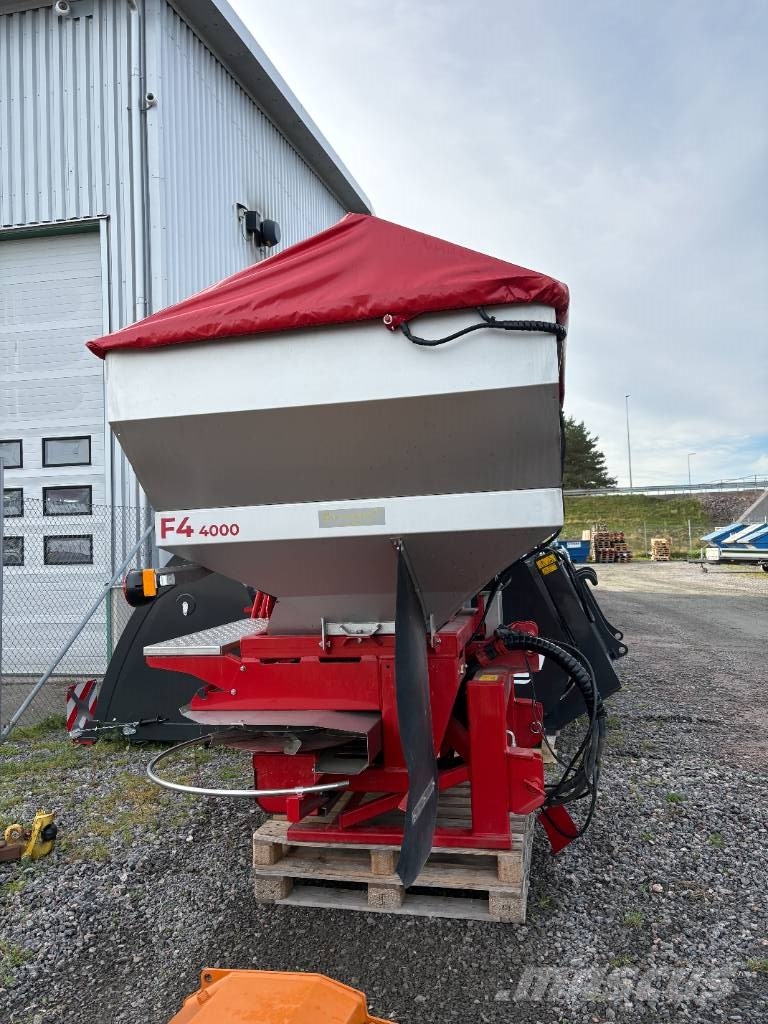 Bredal F4 4000L GÖDSELSPRIDARE HYDR. DRIFT Розсіювач мінеральних добрив