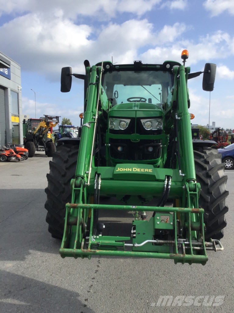 John Deere 6155 R الجرارات