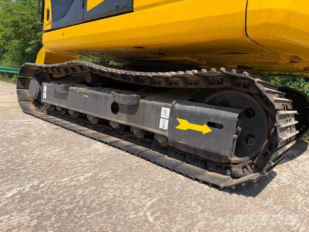 Komatsu PC 130-7 중형굴삭기 7톤-28톤