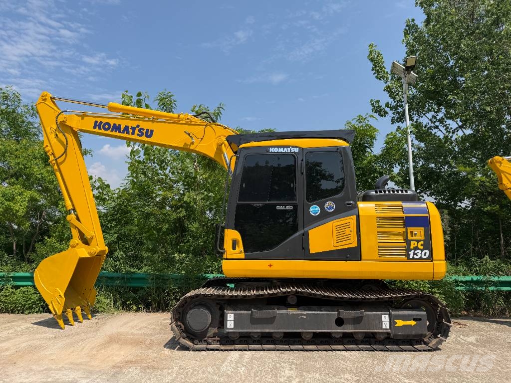 Komatsu PC 130-7 중형굴삭기 7톤-28톤