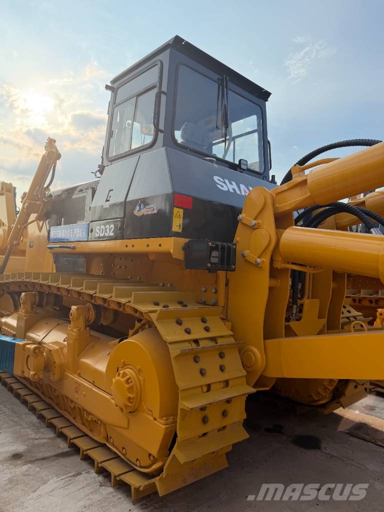 Shantui SD 32   Plenty of bulldozers for choose Dozere Beltegående
