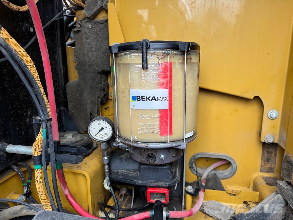 CAT 320FL - New Bucket / Hammer Lines / Camera Верижен екскаватор