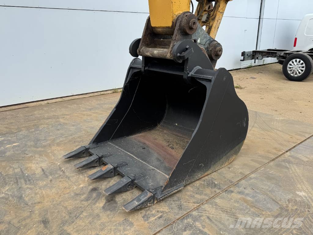 CAT 320FL - New Bucket / Hammer Lines / Camera Верижен екскаватор