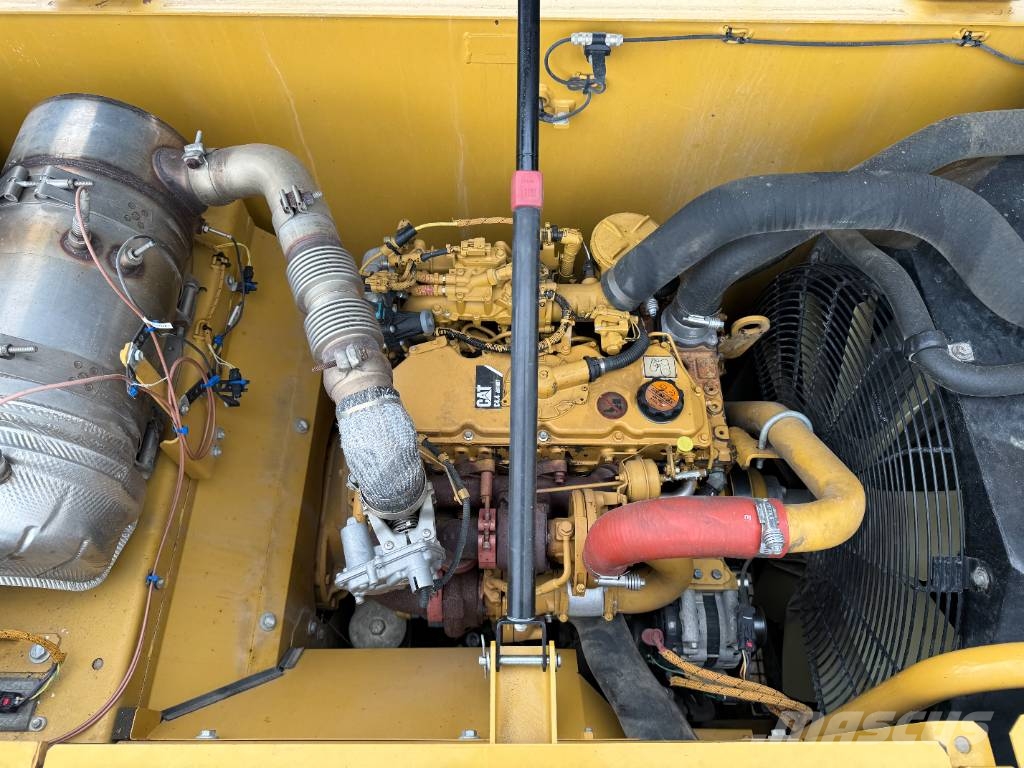 CAT 320FL - New Bucket / Hammer Lines / Camera Верижен екскаватор