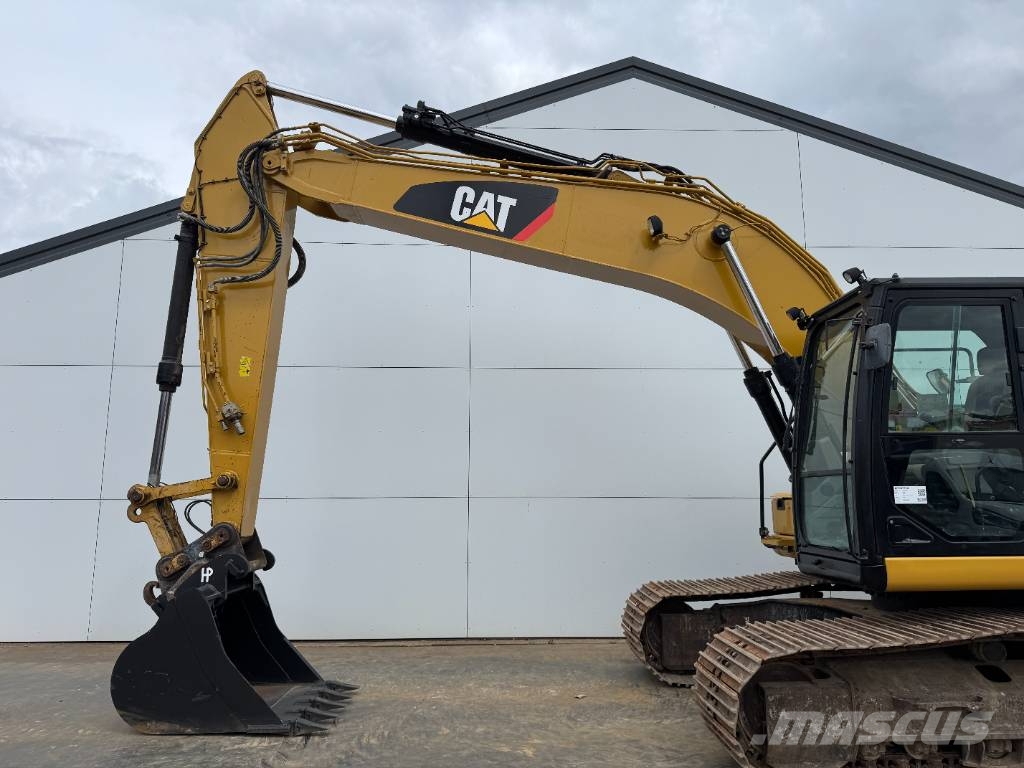 CAT 320FL - New Bucket / Hammer Lines / Camera Верижен екскаватор