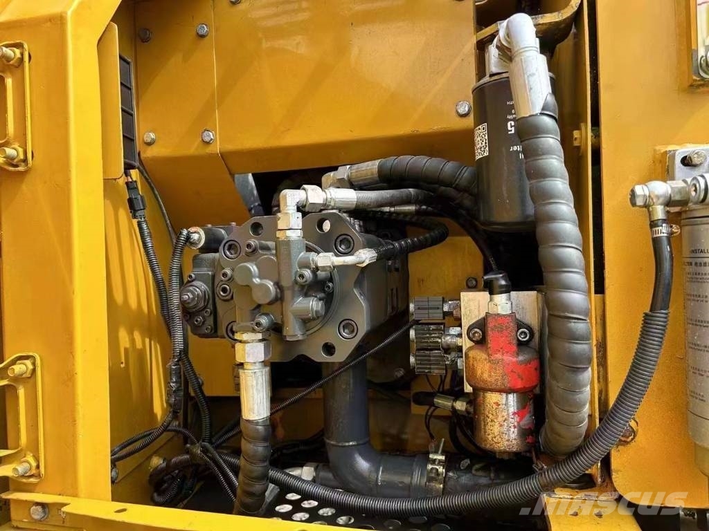 XCMG XE 150 D Midi excavators 7t - 12t