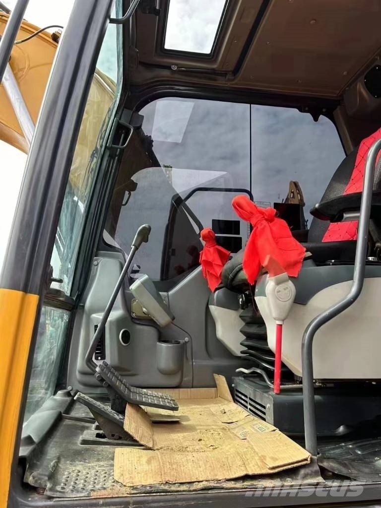 XCMG XE 150 D Midi excavators 7t - 12t