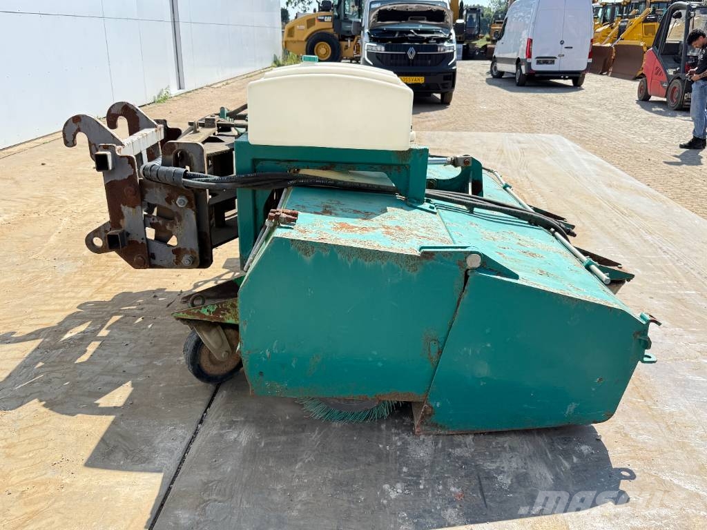 SMB UKM 2.5 - Sweeper / Kehrmaschine / Veegmachine كناسات