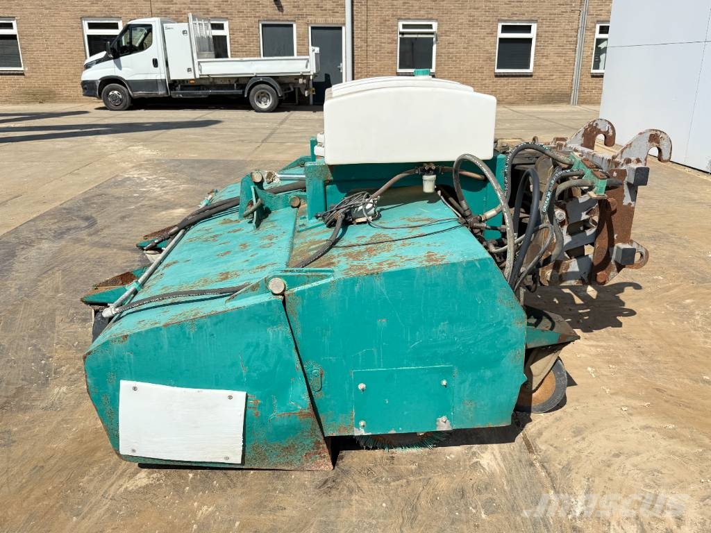 SMB UKM 2.5 - Sweeper / Kehrmaschine / Veegmachine كناسات