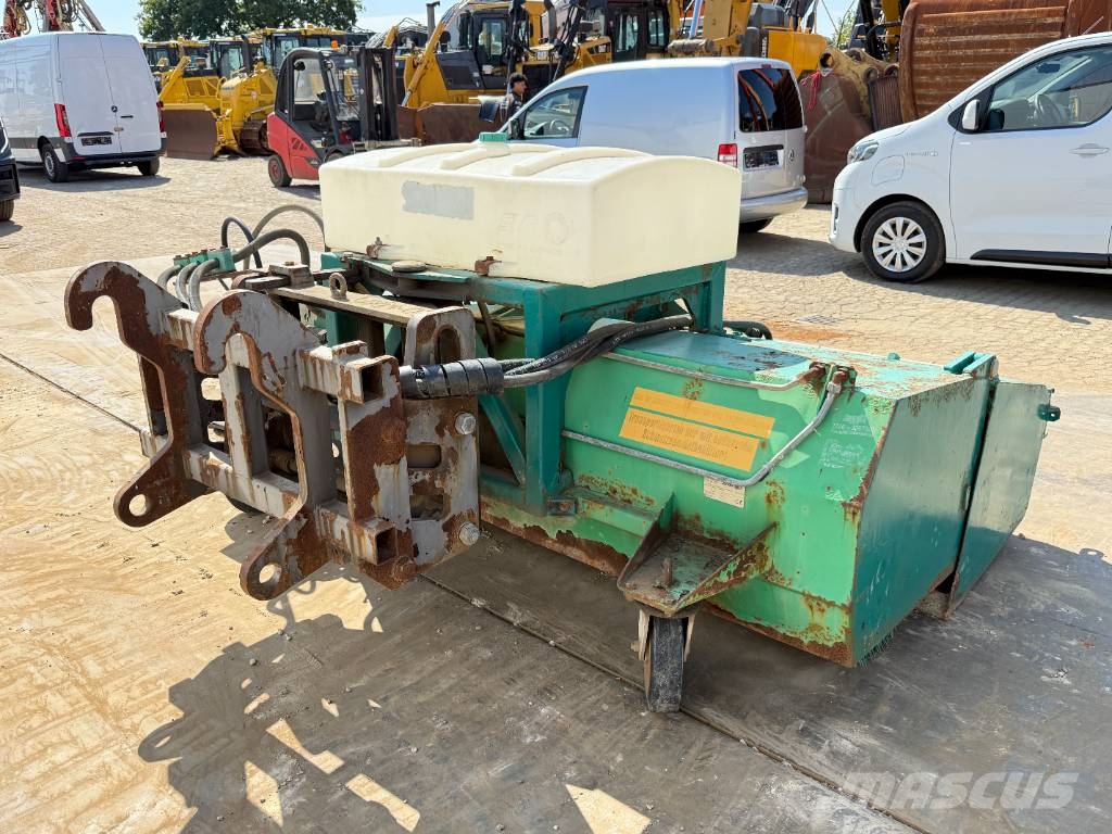 SMB UKM 2.5 - Sweeper / Kehrmaschine / Veegmachine كناسات