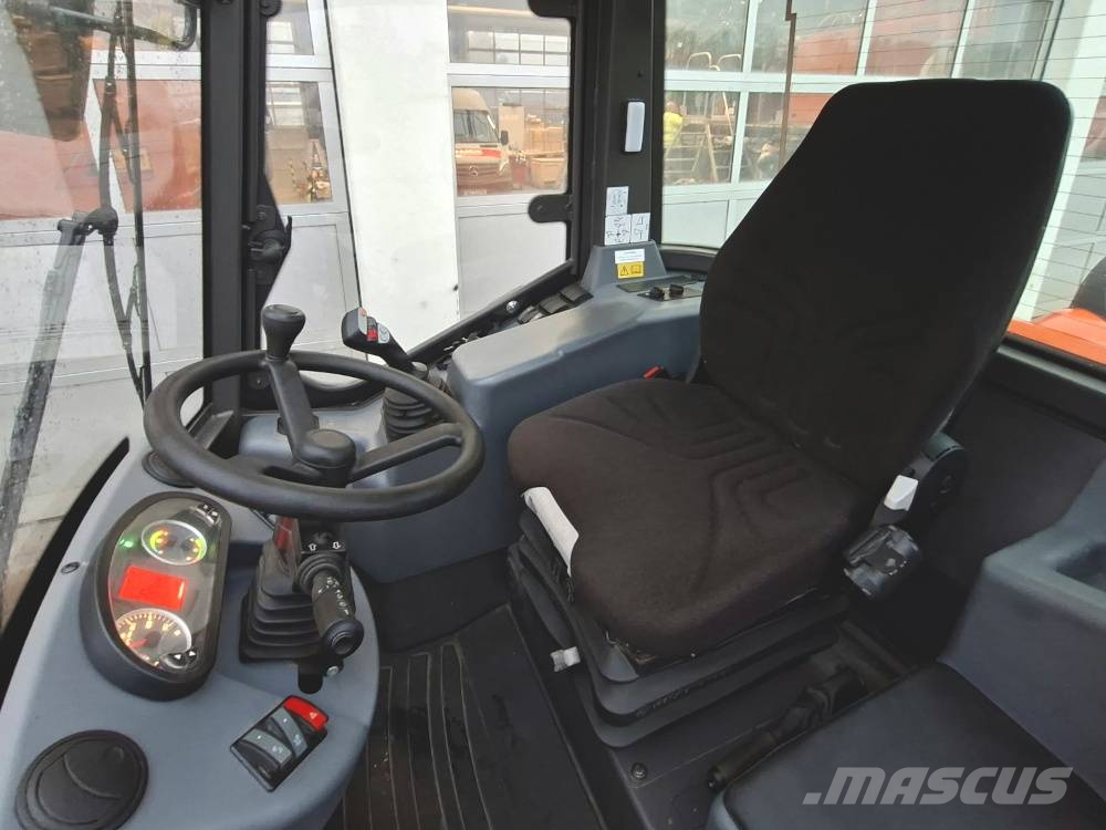 Hitachi ZW 75-6 Liukuohjatut kuormaajat
