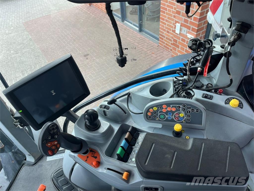 New Holland T7.270 Traktori