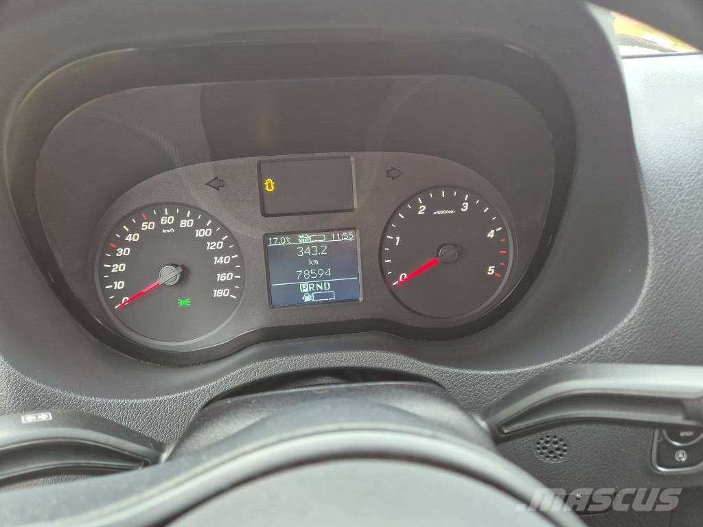 Mercedes-Benz Sprinter 317 med kasse og lift Изотермический фургон