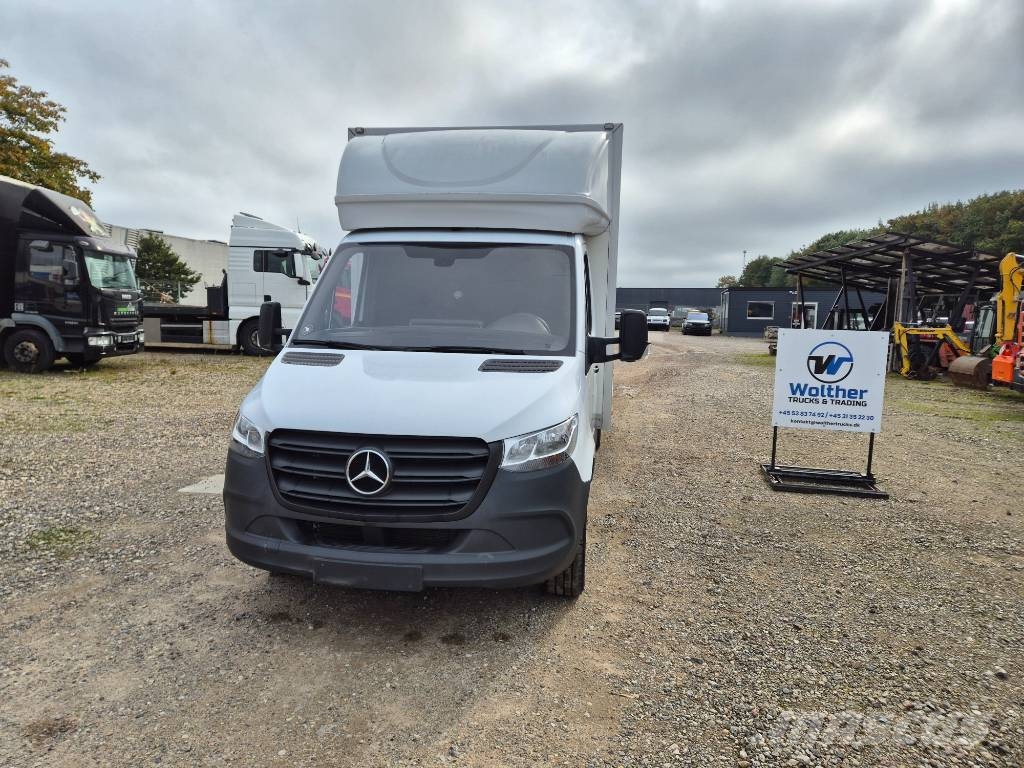 Mercedes-Benz Sprinter 317 med kasse og lift Изотермический фургон