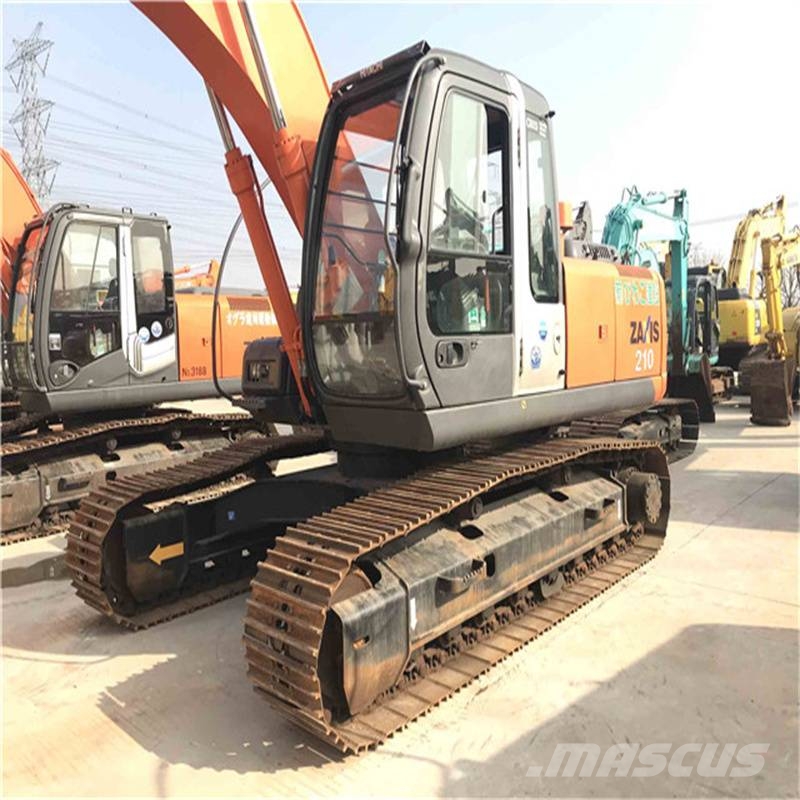 Hitachi ZX 210 LC H حفارات زحافة