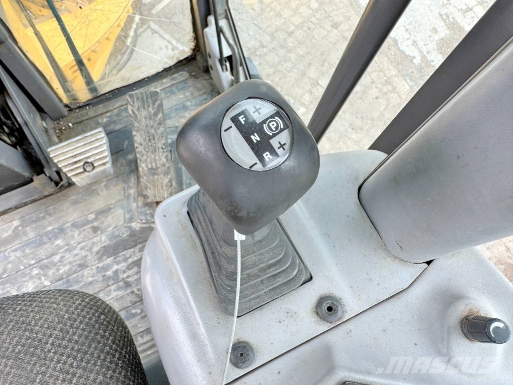 Volvo G970 - 5.5 Meter Blade / EPA Certified Grader